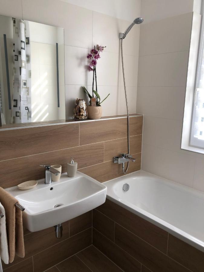 Tatra Billetee Apartman S Luxusnym Vyhladom Na Vysoketatry A Sukromnym Wellness Poprád Kültér fotó
