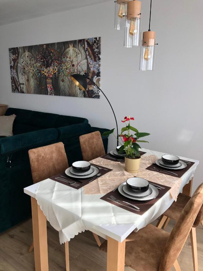 Tatra Billetee Apartman S Luxusnym Vyhladom Na Vysoketatry A Sukromnym Wellness Poprád Kültér fotó
