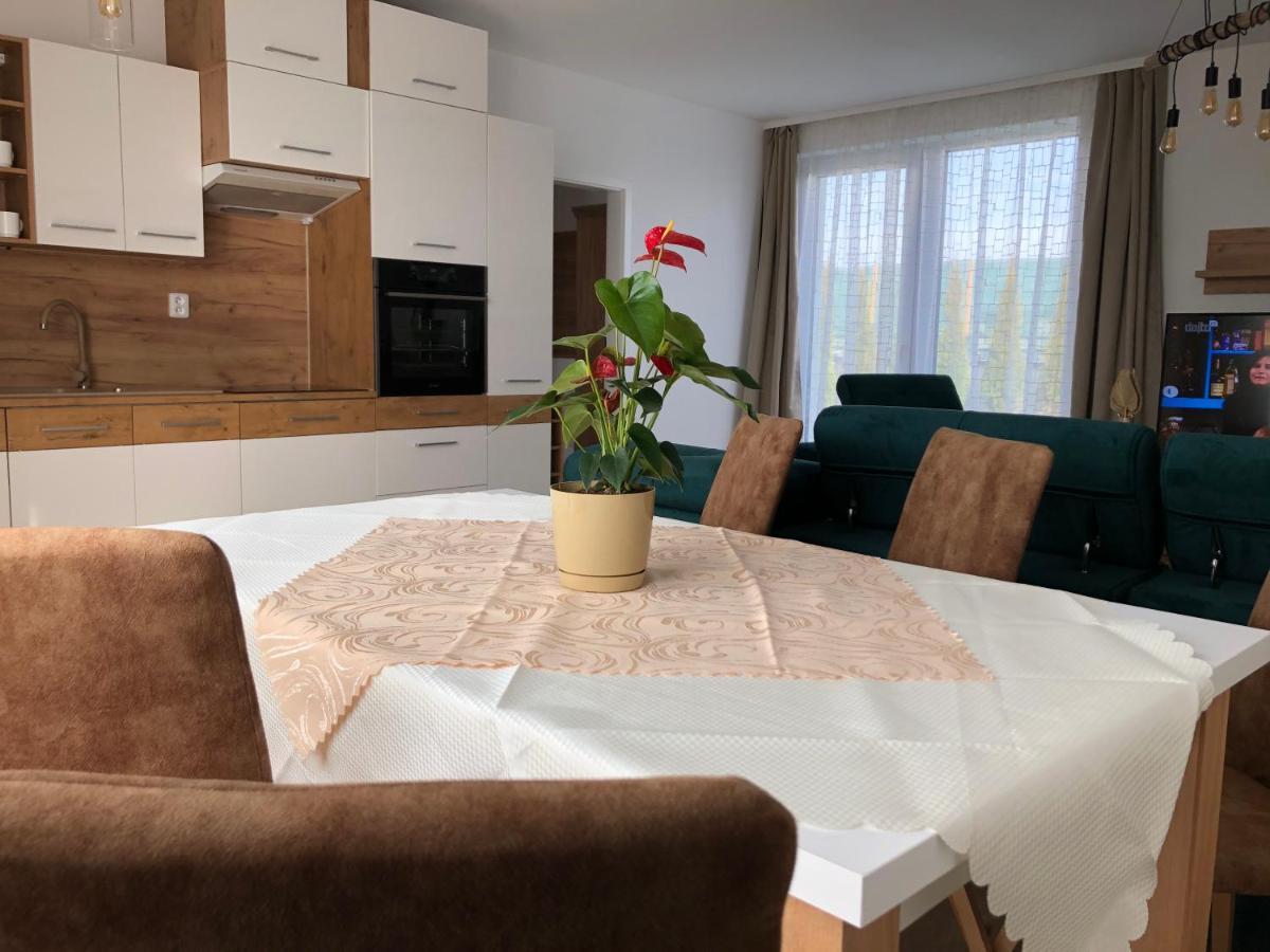 Tatra Billetee Apartman S Luxusnym Vyhladom Na Vysoketatry A Sukromnym Wellness Poprád Kültér fotó