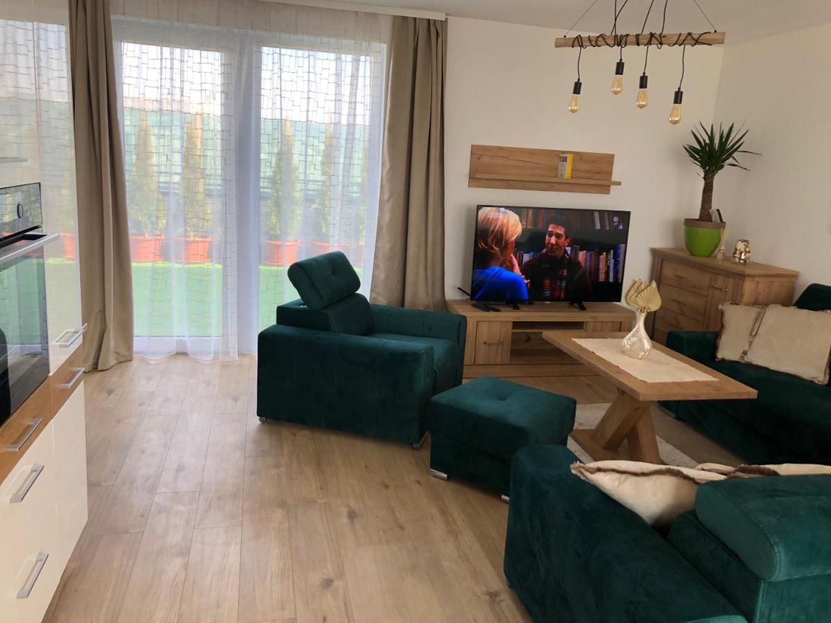 Tatra Billetee Apartman S Luxusnym Vyhladom Na Vysoketatry A Sukromnym Wellness Poprád Kültér fotó
