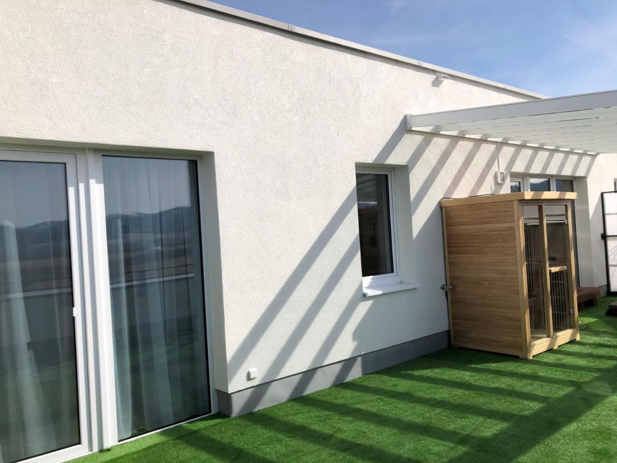 Tatra Billetee Apartman S Luxusnym Vyhladom Na Vysoketatry A Sukromnym Wellness Poprád Kültér fotó