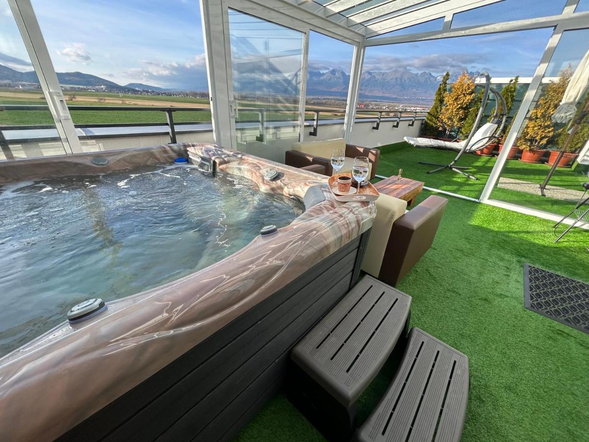 Tatra Billetee Apartman S Luxusnym Vyhladom Na Vysoketatry A Sukromnym Wellness Poprád Kültér fotó